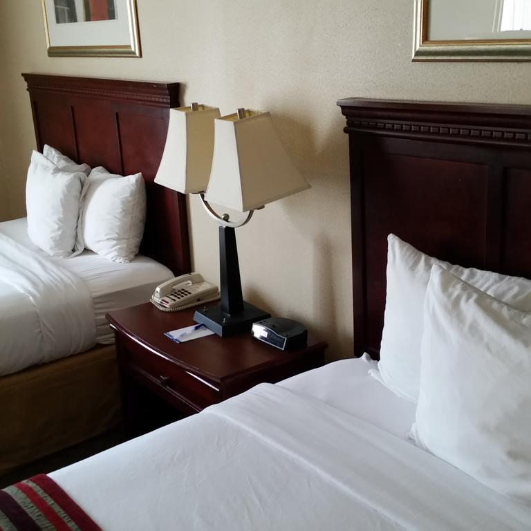 فندق بايمونت باي ويندام أنهايم الغرفة الصورة